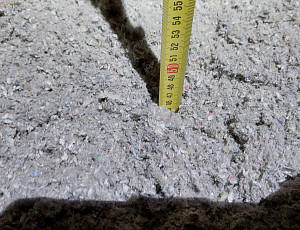 Zateplení stropu rodinného domu pomocí foukané izolace